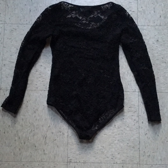 Long sleeved Lacy onesie - Picture 3 of 3